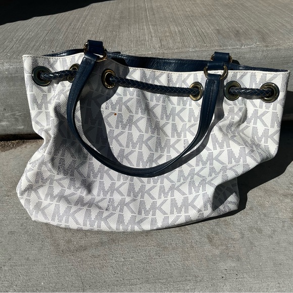 Medium, Michael Kors Purse - Picture 2 of 5